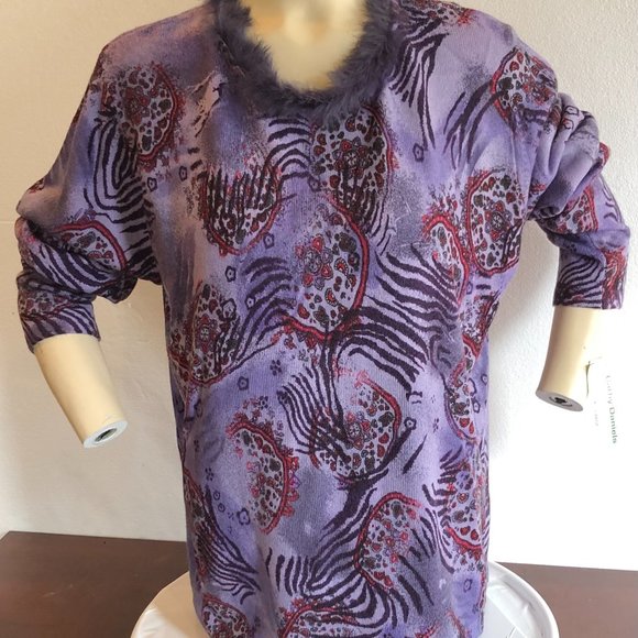 VERY PRETTY KATHY DANIELS SWEATER WITH FAUX FUR AROUND THE NECK LINE NWT SIZE XL - Picture 2 of 8